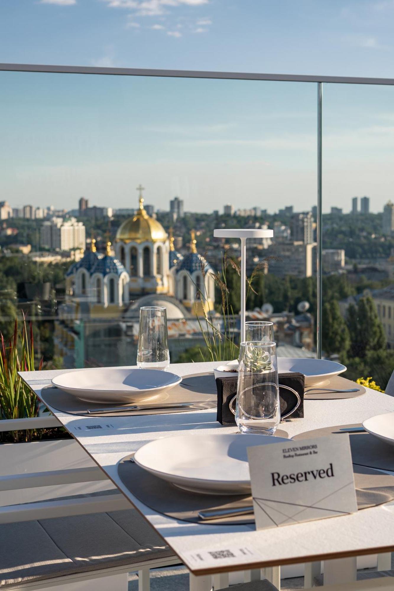 11 Mirrors Design Hotel Kiev Exteriör bild
