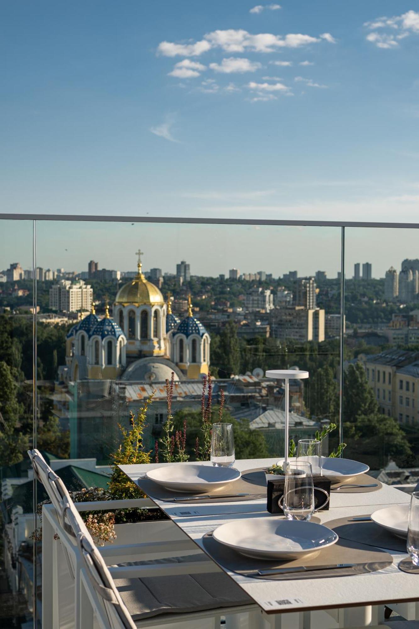 11 Mirrors Design Hotel Kiev Exteriör bild